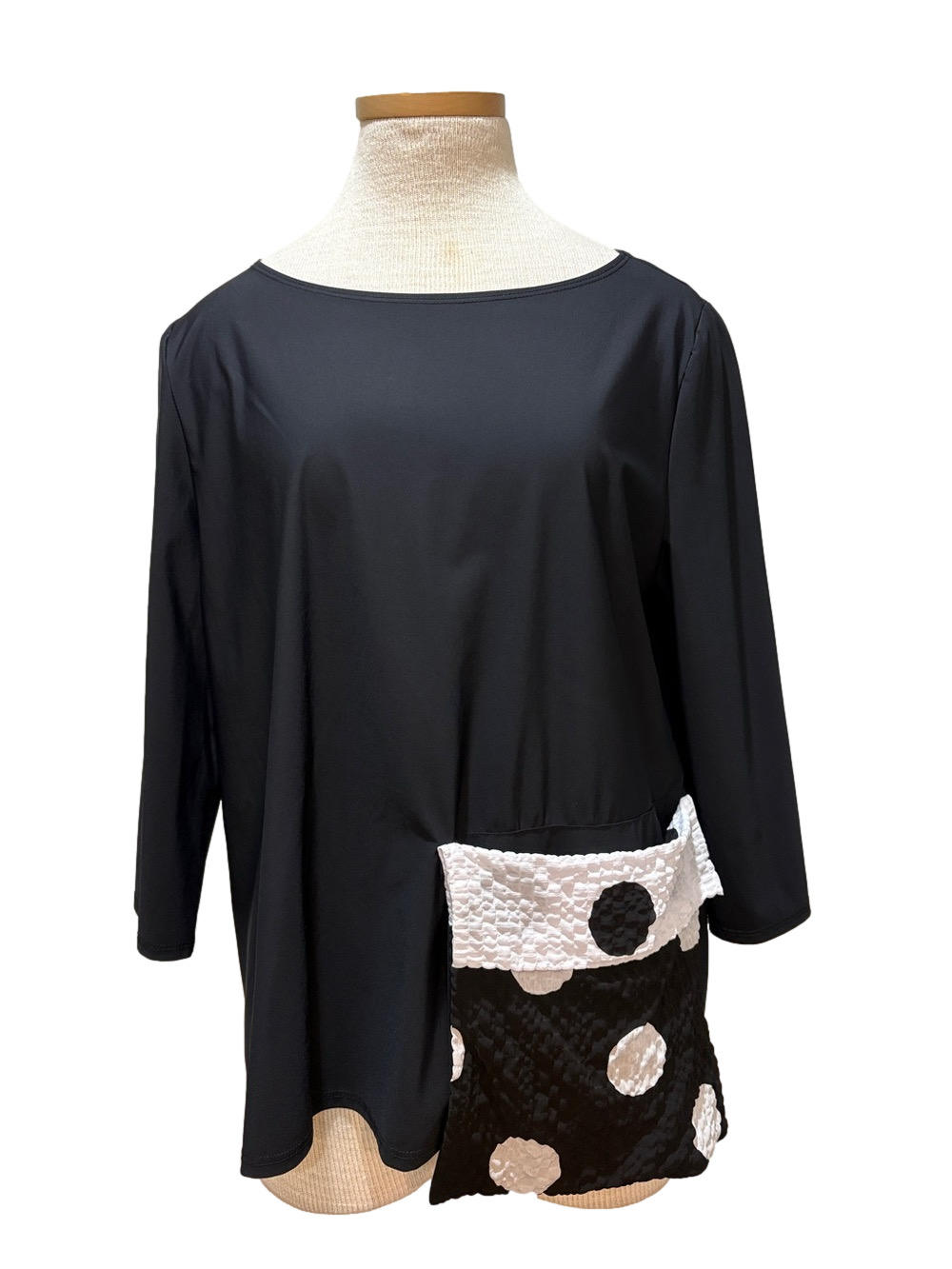 IC by Connie K sz L black A-line top with polka dot  pocket